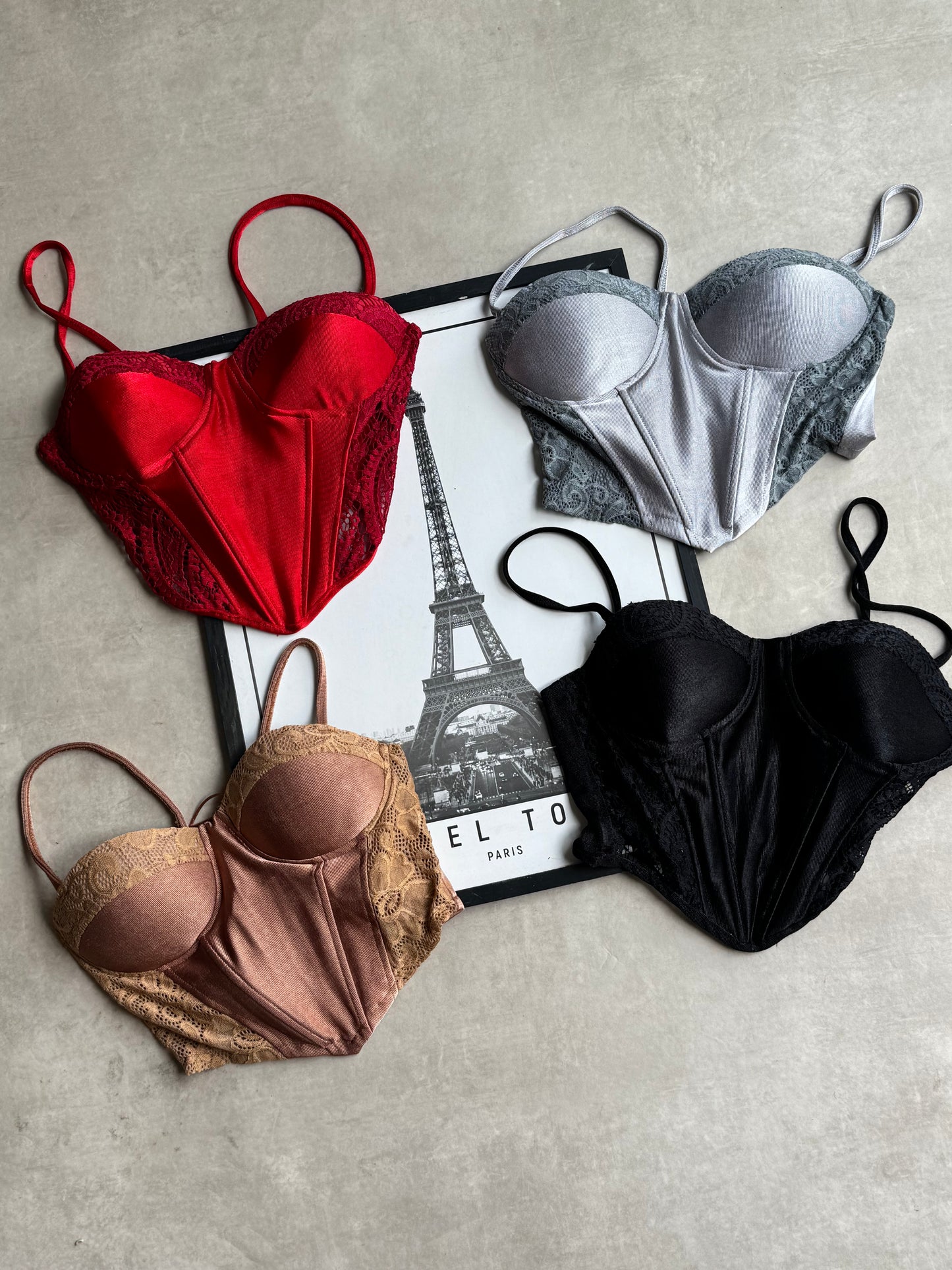 Corset satén lucrado con encaje