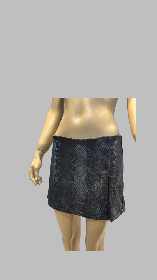 Short pollera reptil negro
