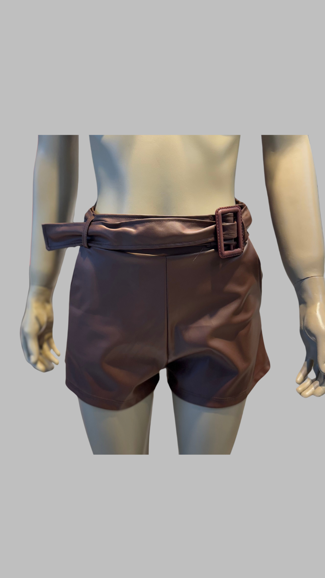 Short cinto marron
