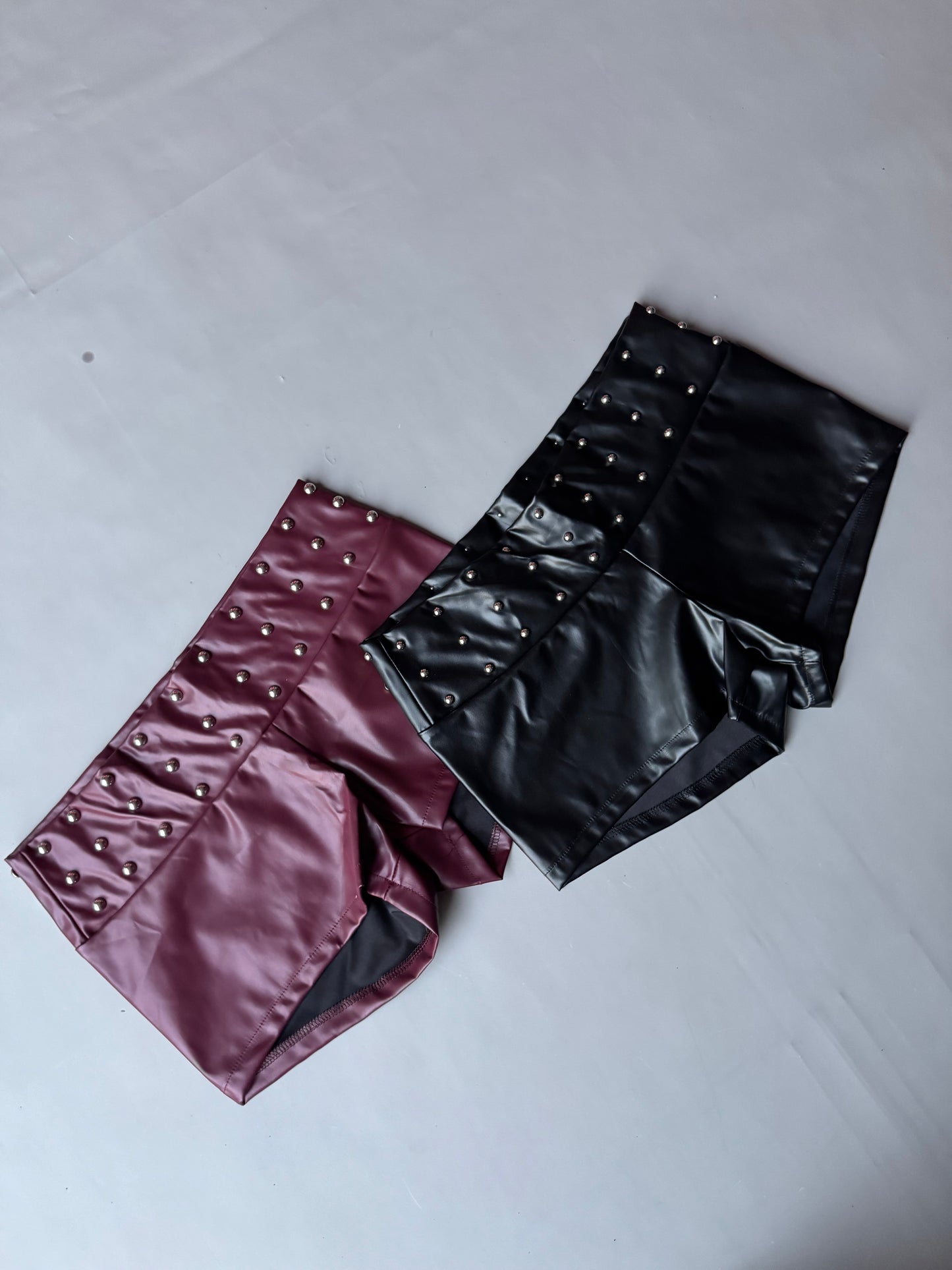 Short tachas. Tiro bajo
